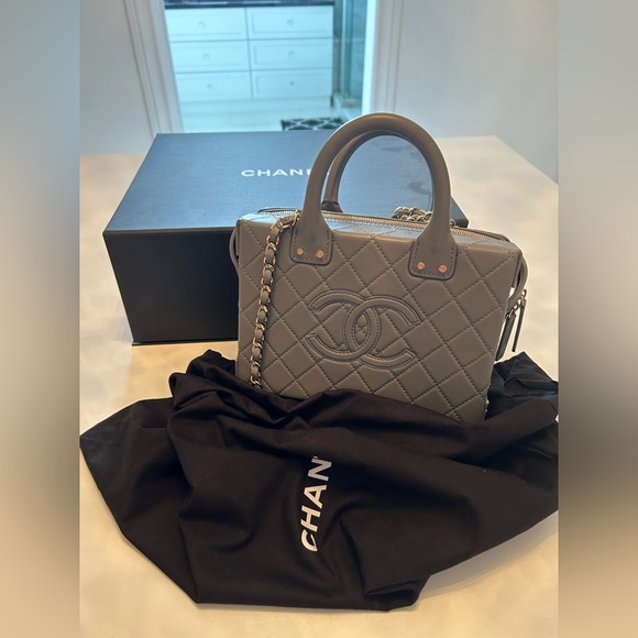 Chanel Grey - Picture 1 of 1